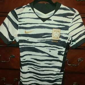 Nike Korea XS